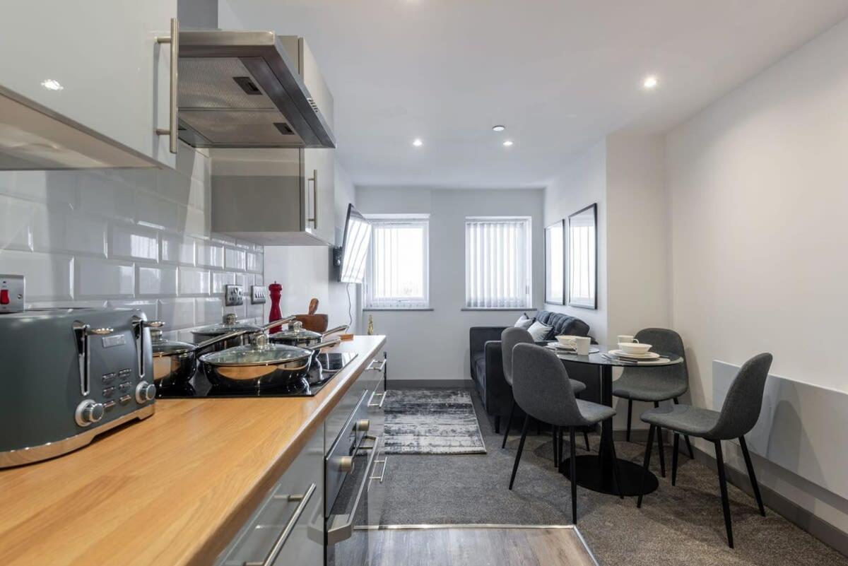 Contemporary 1 Bedroom Apartment In Central Hull Kingston upon Hull Buitenkant foto